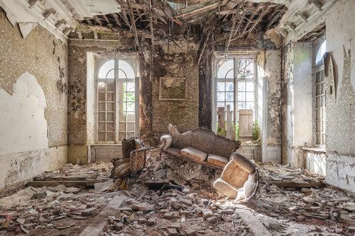 Parachutage diplômatique - Château abandonné, Belgique 2014 Francis Meslet
