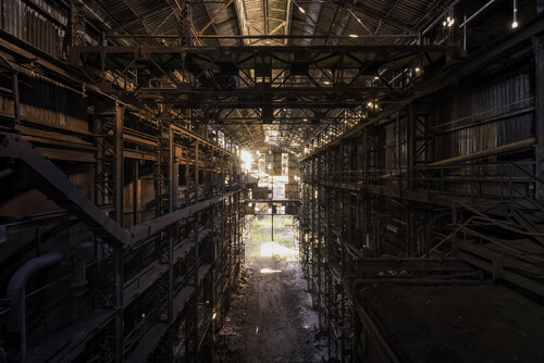 Cathédrale sans pierre, Acieries abandonnées, Belgique - Caisse américaine bois noir Francis Meslet