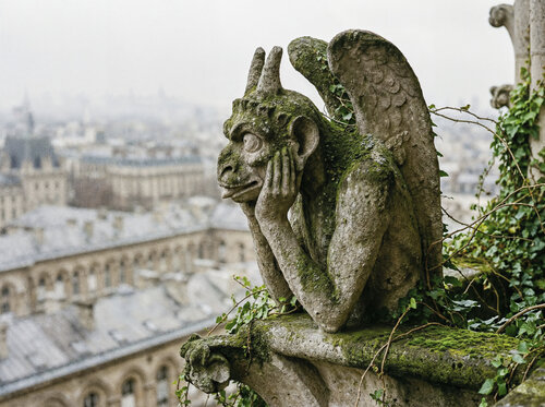 Une éternité d'attente  - Paris 2050 Series - (Paper Hahnemühle FineArt Pearl, 285g/m2). de Francis Meslet, Digital a la venta en Singulart