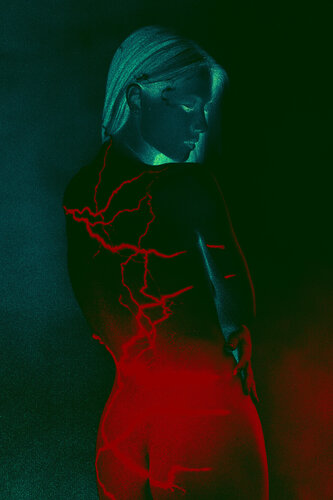 Lightning on body von Viacheslav Haidei, Fotografie kaufen auf Singulart