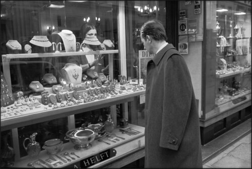 Jewel, Paris by James Rae, 사진 for Sale on Singulart