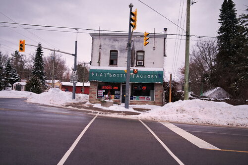 Flat Bottle Factory, Norland, Ontario, December 2024 von James Rae, Fotografie kaufen auf Singulart