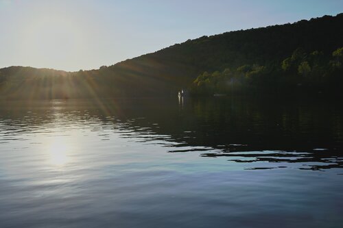Lake Manitou September, Quebec 2025 di James Rae, Fotografia in vendita su Singulart