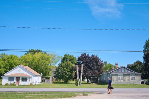 Collingwood Backstreet, Collingwood, Ontario 2025-08-30 van James Rae, Fotografie te koop op Singulart