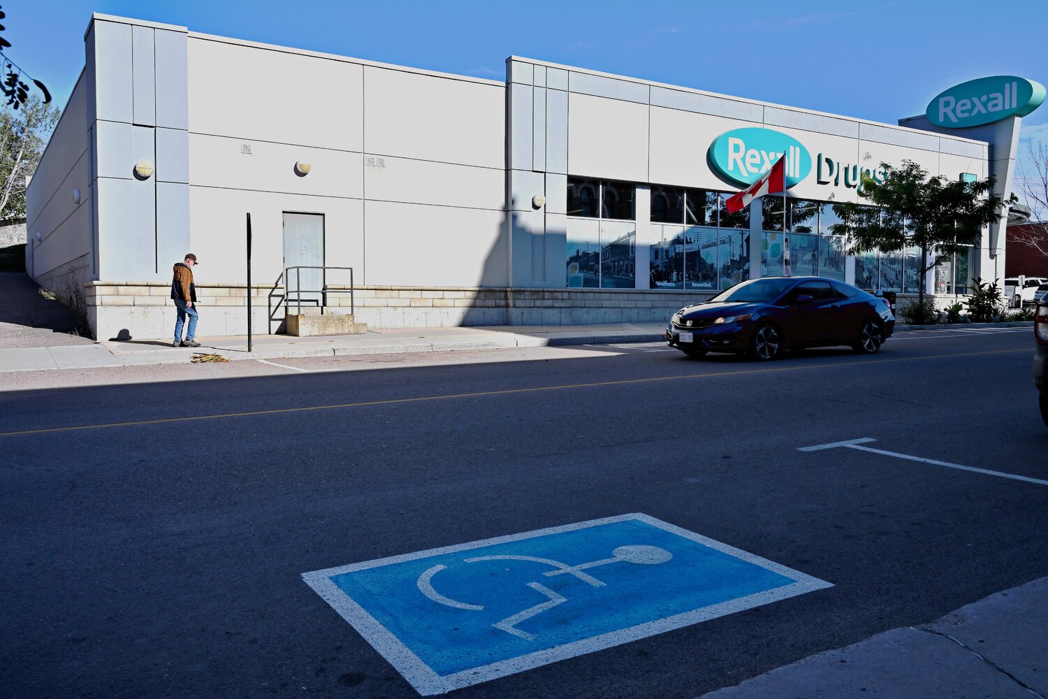 Rexall Drug, Renfrew, Ontario 2025-11-13 James Rae Fotografia in vendita