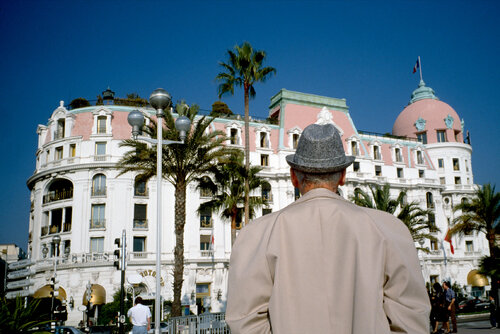 L'homme au Negresco van Jean-Robert Franco, Fotografie te koop op Singulart