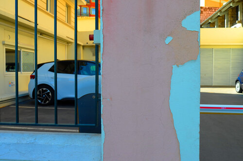 Le mur bleu von Jean-Robert Franco, Fotografie kaufen auf Singulart