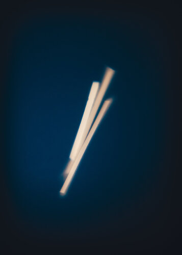 Blue Néon Light #2 von Colin Fincoeur, Fotografie kaufen auf Singulart