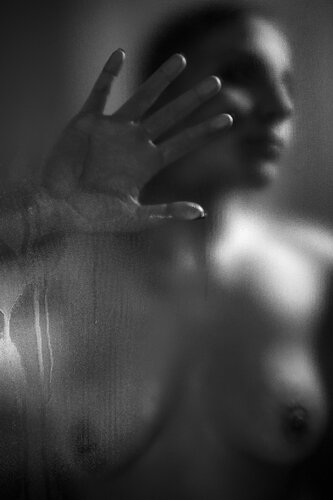 INTIMACY par Giandomenico Veneziani, Photographie en vente sur Singulart