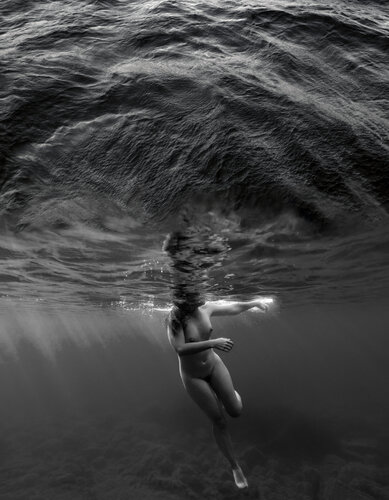 Within the line #02 by Beatriz Minguez de Molina, Photography for Sale on Singulart