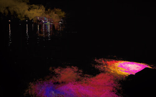 There is a place for bleeding hearts by Peter Teuschel, 사진 for Sale on Singulart