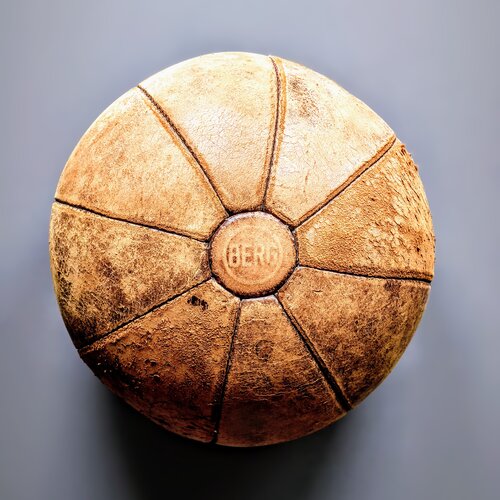 Medizinball von David Söllner, Fotografie kaufen auf Singulart