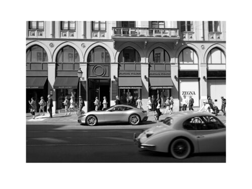 Multiples Maximilianstreet I Munich par Marijon Walter, Photographie en vente sur Singulart