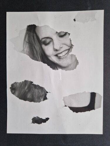behind the sheet von Daria Sonja Kehrer, Fotografie kaufen auf Singulart