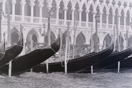 Gondole a Venezia by Gianfranco Memmi, Photography for Sale on Singulart