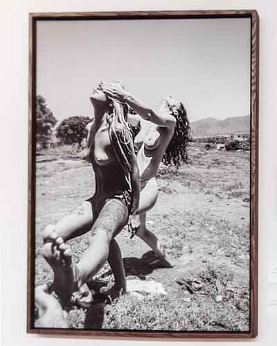 Original of THE FUN FOR TWO from San Francisco ART FAIR 2024 Photograph di Evgeny Maklakov, Fotografia in vendita su Singulart