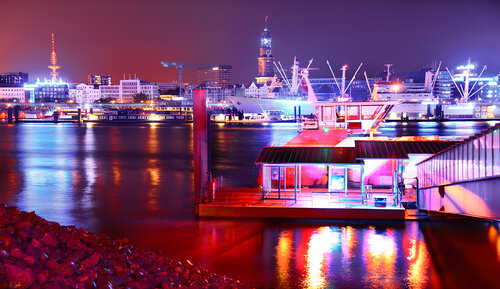 Die Farben der Nacht in Hamburg by Master Phago, Digital for Sale on Singulart
