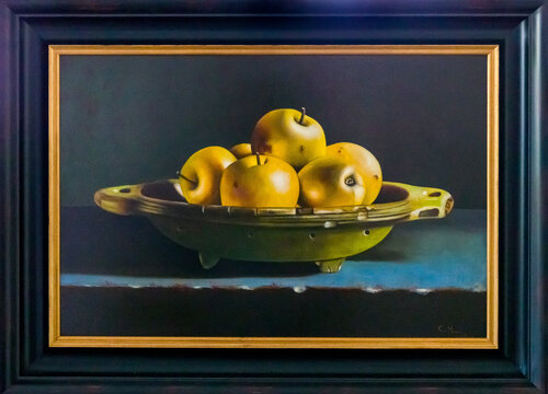 Green bowl with apples di Cornelis de Koning, Pittura in vendita su Singulart
