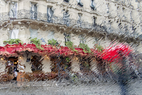 Le Parapluie en lambeaux di Robert Bared, Digitale in vendita su Singulart