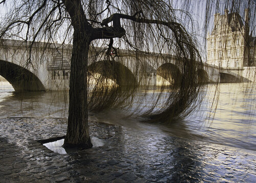 Le Pont pleureur van Robert Bared, Fotografie te koop op Singulart