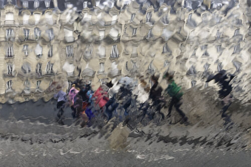 Citadins sous la pluie van Robert Bared, Digitaal te koop op Singulart