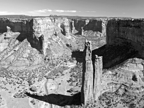 Spider Rock at the Canyon de Chelly von Alex Cassels, Fotografie kaufen auf Singulart
