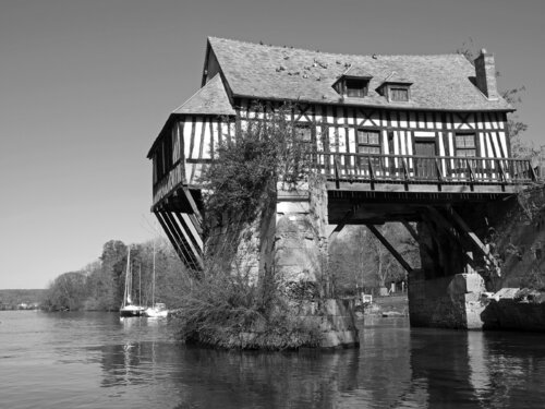 Le Vieux-Moulin de Vernon par Alex Cassels, Photographie en vente sur Singulart