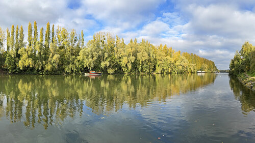 Reflets dans l'Oise van Alex Cassels, Fotografie te koop op Singulart