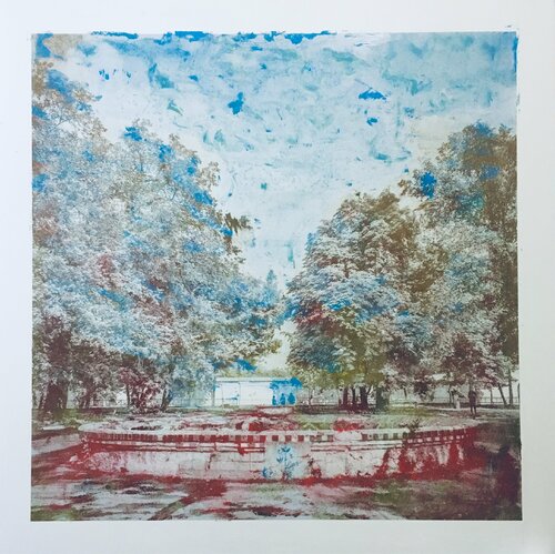 Abandoned fountain n17 par Valeriya Tarasenko, Photographie en vente sur Singulart
