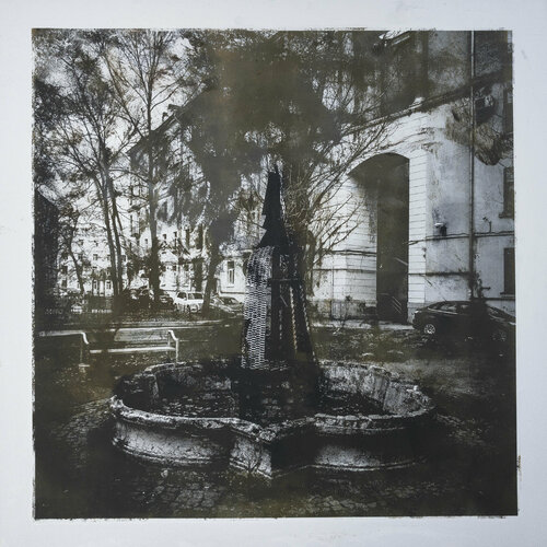 Abandoned fountain n24 van Valeriya Tarasenko, Fotografie te koop op Singulart