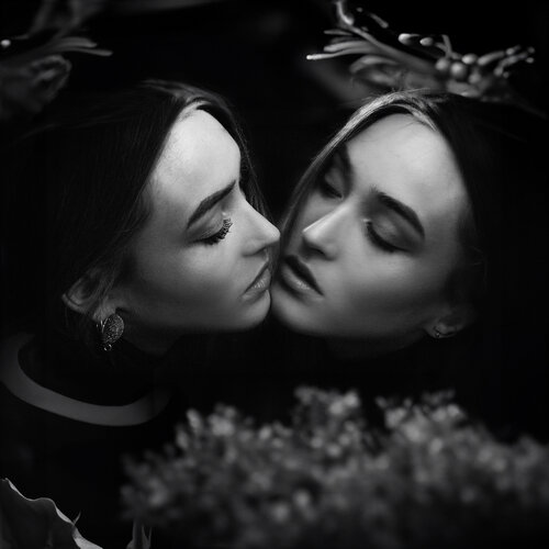 Power behind the Throne van Joachim Bergauer, Fotografie te koop op Singulart
