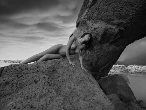 Where Stone Remembers Her Shape von Joachim Bergauer, Fotografie kaufen auf Singulart