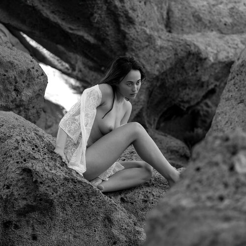 Veiled in Silence par Joachim Bergauer, Photographie en vente sur Singulart
