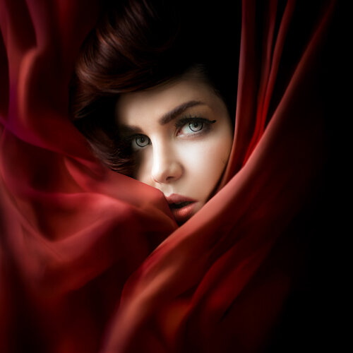 Red Veil Whisper Joachim Bergauer