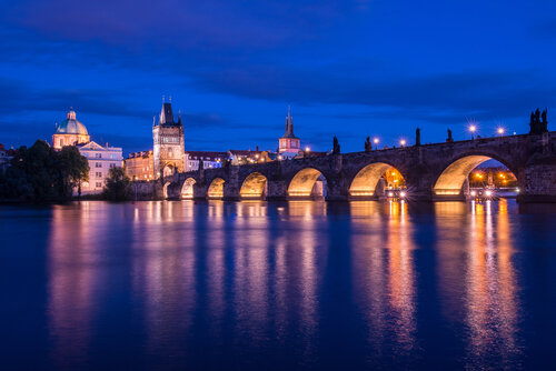 Tale about Charles bridge 60x90 cm van Peter Cech, Fotografie te koop op Singulart