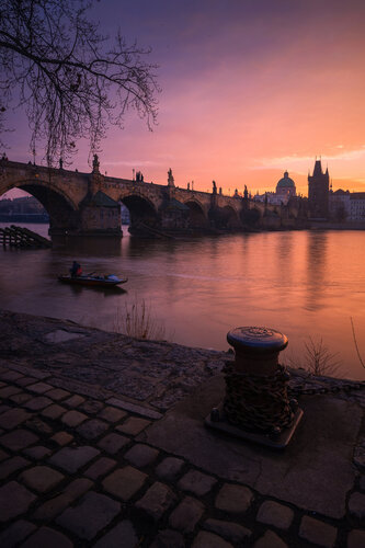 Fisherman  70x100 cm van Peter Cech, Fotografie te koop op Singulart