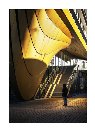 Masarycka IV - alone -   80x120 cm van Peter Cech, Fotografie te koop op Singulart