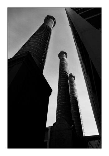 Les cheminées, Barcelone di Jean Kempf, Fotografia in vendita su Singulart