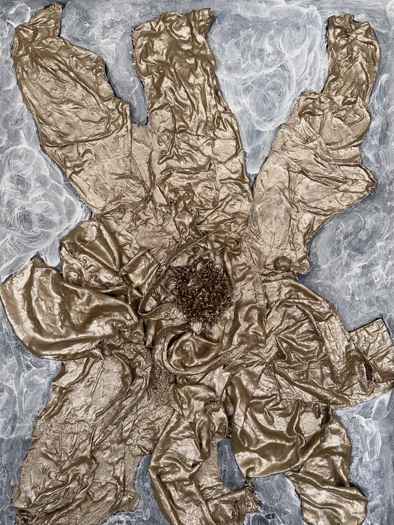 Gold, Wind, and a Little Chaos JULIJA PUZIRJOVA