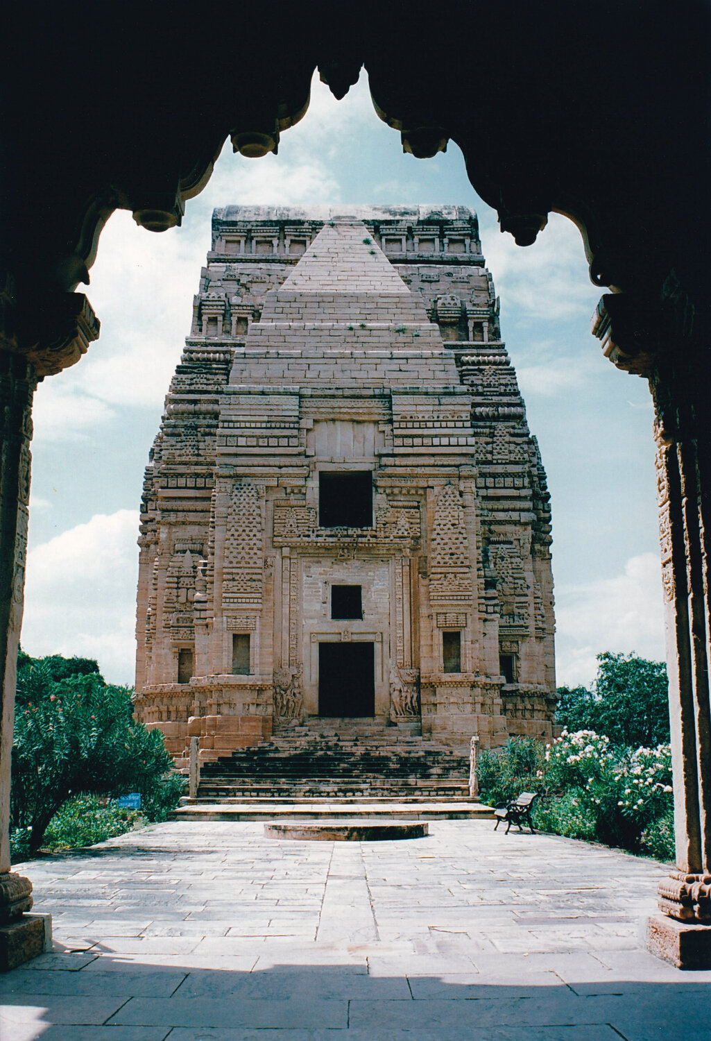 Bharat temple Shank ARTE