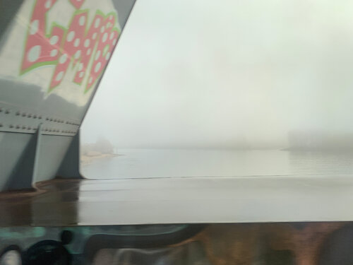 On the train #7 (Hamburg, Europabrücke, Süderelbe) von Heike Kirsch, Fotografie kaufen auf Singulart