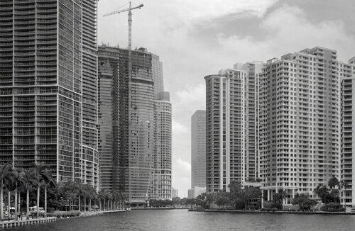 Miami River, Midtown Miami, Florida de Rudy Umans, Fotografía a la venta en Singulart
