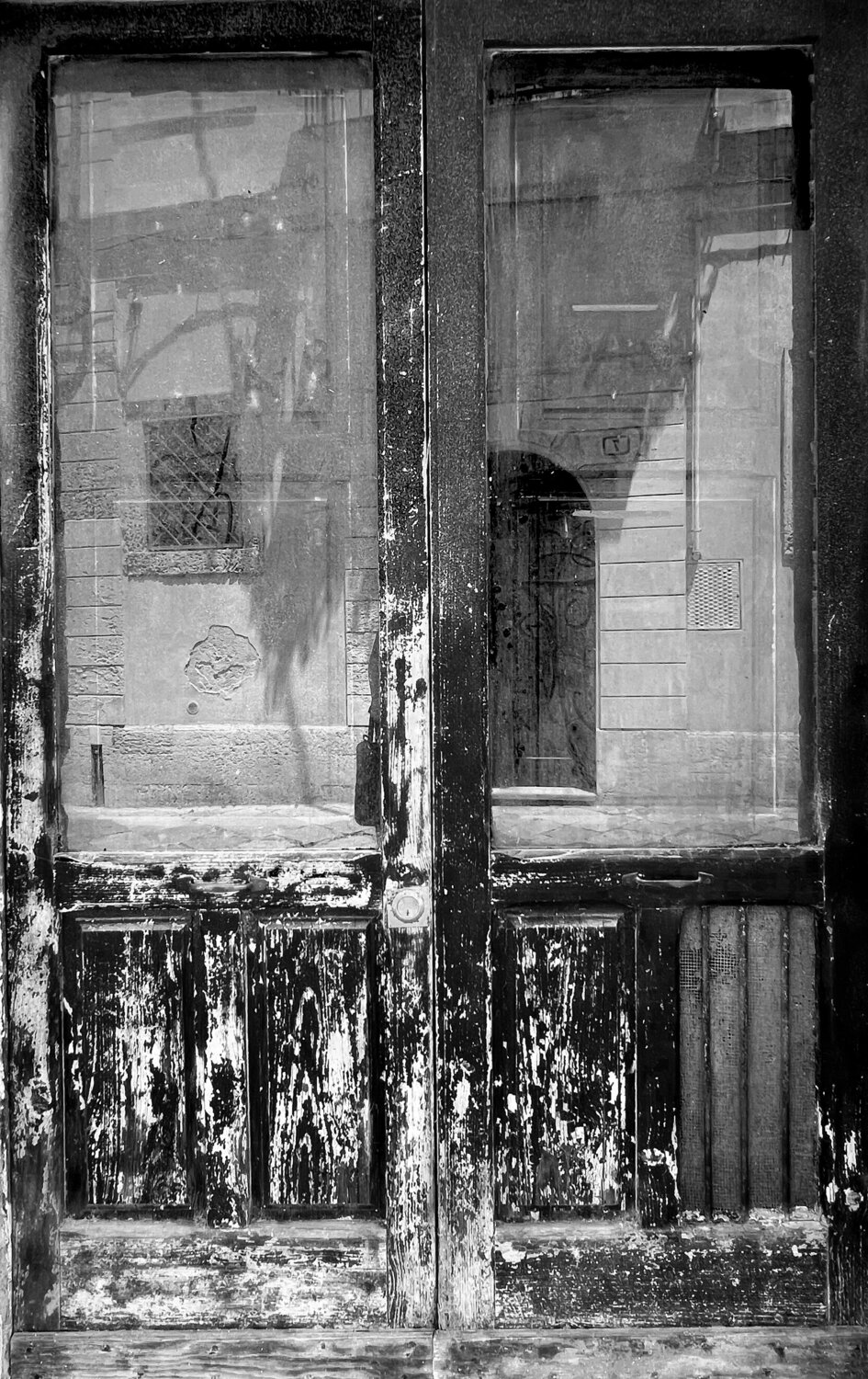 Di fronte al Civico 7 Annett Siviglia-Mann Fotografie zu verkaufen