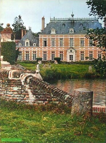 Chateau De Villebourgeon - Loire et Cher par COLLECTIF - DRAEGER TOURISME, Édition en vente sur Singulart