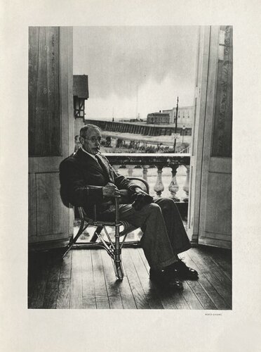 Pierre Bonnard sitting in his studio by André Rogi (1935) di VERVE Revue, Stampa in vendita su Singulart