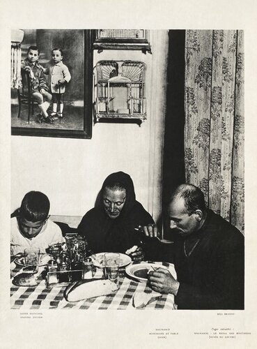 Spanish dinner by Bill Brandt van VERVE Revue, Afdruk te koop op Singulart