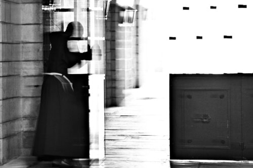 Franciscan monastery di Elena Zapassky, Fotografia in vendita su Singulart