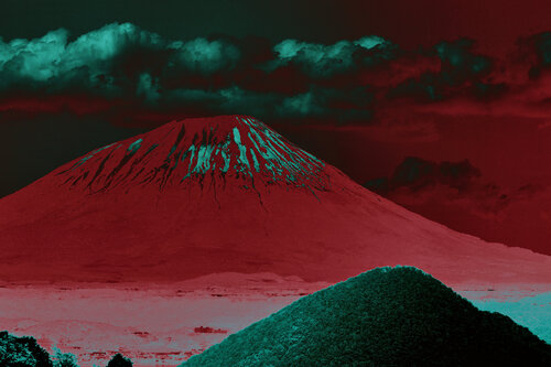 Mount Yōtei in red van Elena Zapassky, Fotografie te koop op Singulart