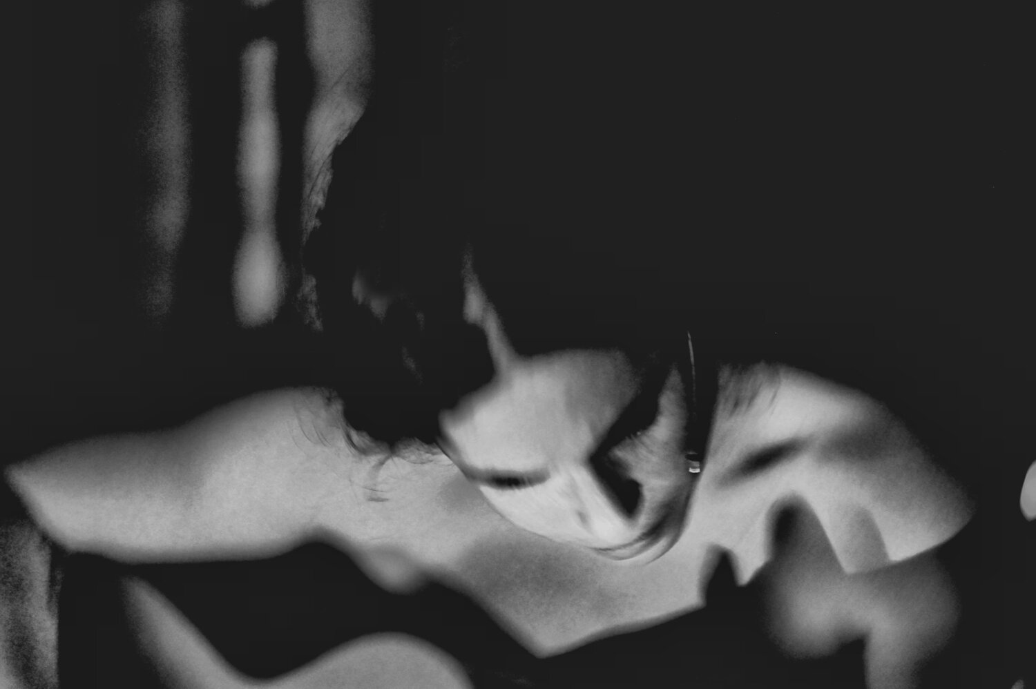GIRL WITH GUITAR Elena Zapassky