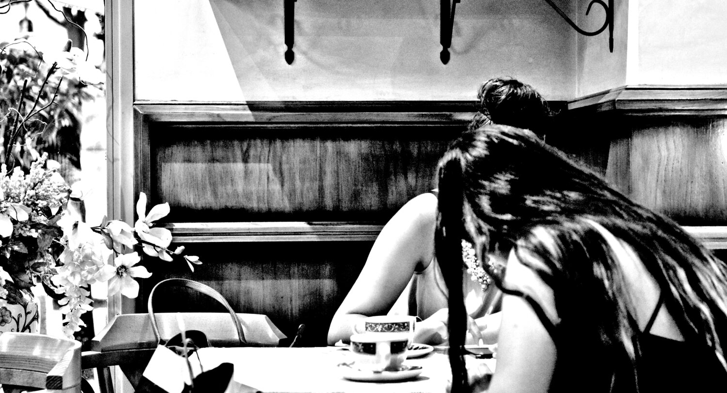 Cafe in Milan Elena Zapassky